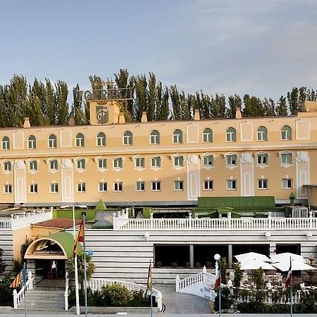 Hotel Torres I ビジャヌエバ・デル・アルソビスポ エクステリア 写真