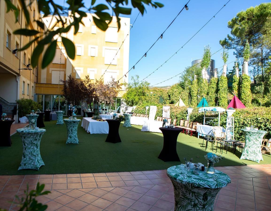 Hotel Torres I ビジャヌエバ・デル・アルソビスポ エクステリア 写真