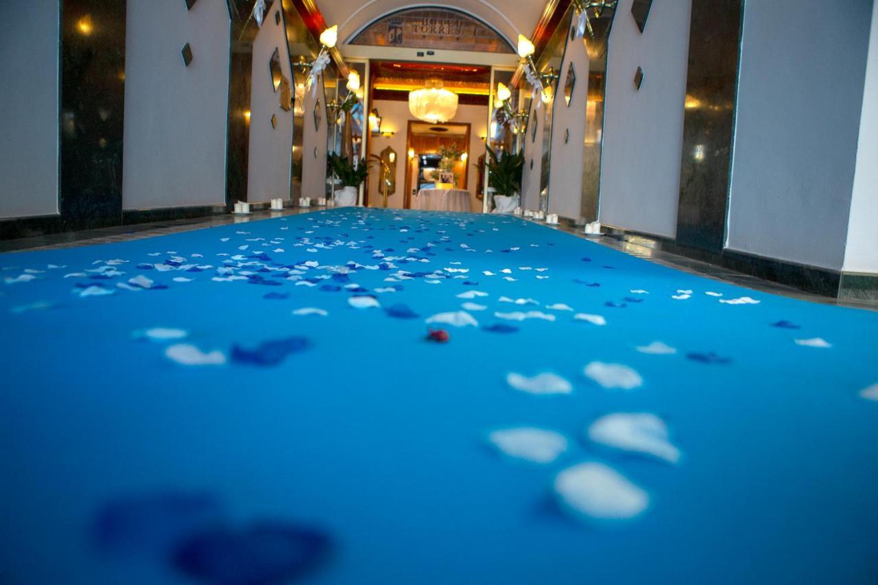 Hotel Torres I ビジャヌエバ・デル・アルソビスポ エクステリア 写真
